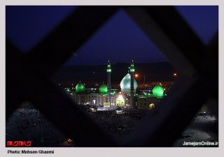 از خویشتن و خانه و کاشانه گذشتم ...
